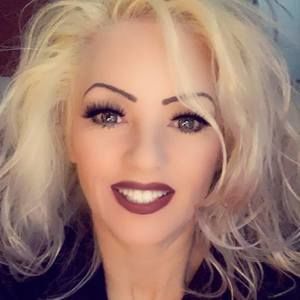 Meet your Posher, Debi